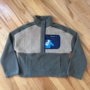 Columbia Navy and Cream Fleece Jacket